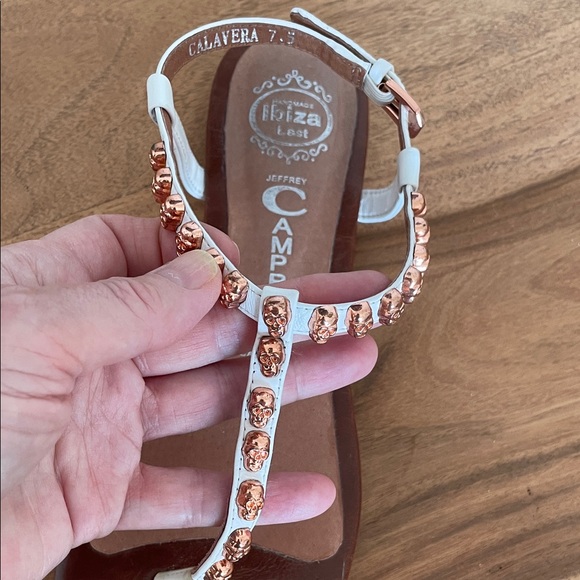 7.5.   RARE  Jeffrey Campbell  White and Tan Leather Sandals - Picture 4 of 7